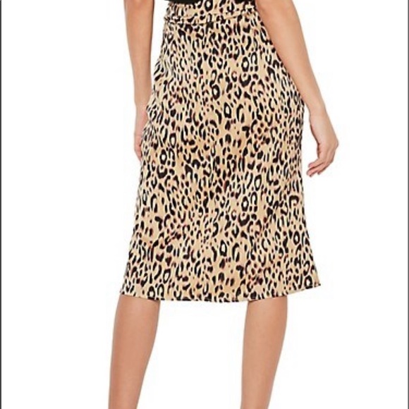 Misguided a-Line Leopard Skirt - Picture 2 of 7